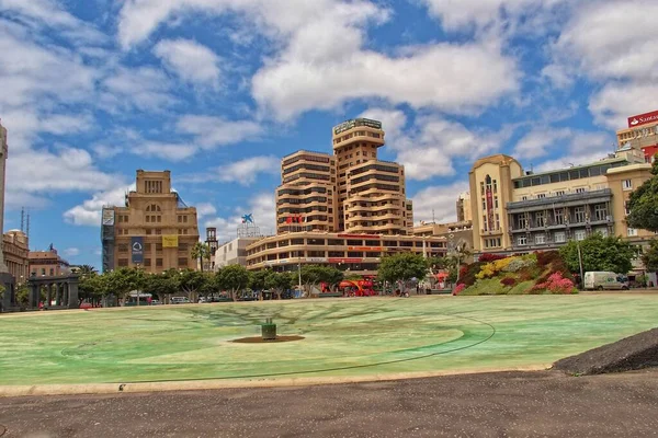 านพ กตากอากาศส นสวยงามน าสนใจในถนนของเม องสเปน Sanca Cruz ในเตเนร — ภาพถ่ายสต็อก