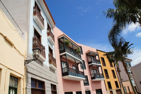 Spanya Nın Tenerife Şehrindeki Puerto Cruz Şehrinin Sokaklarında Ilginç Renkli — Stok fotoğraf