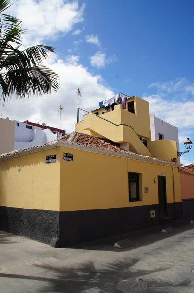 Belas Interessantes Casas Férias Coloridas Nas Ruas Cidade Espanhola Puerto — Fotografia de Stock