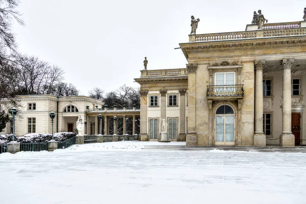 Belo Parque Varsóvia Polônia Dia Inverno Nevado — Fotografia de Stock