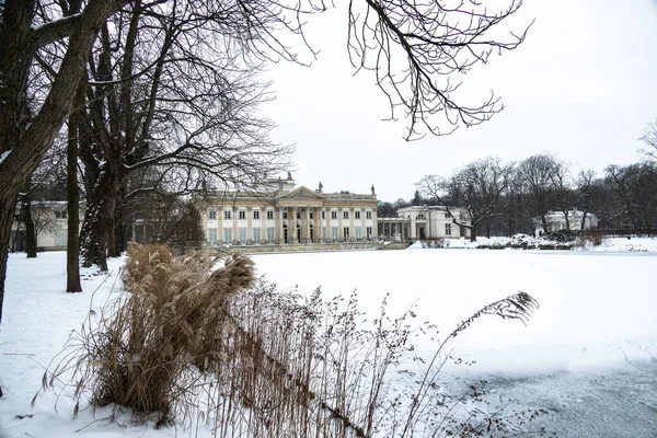 Schöner Park Warschau Polen Einem Verschneiten Wintertag — Stockfoto