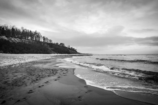 Hermoso Paisaje Invierno Playa Mar Báltico Con Nieve Polonia —  Fotos de Stock