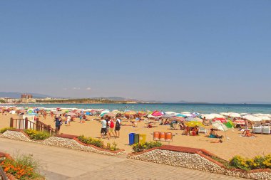 Türkiye 'nin Didim kentindeki güzel Altinkum plajı sıcak bir yaz günü