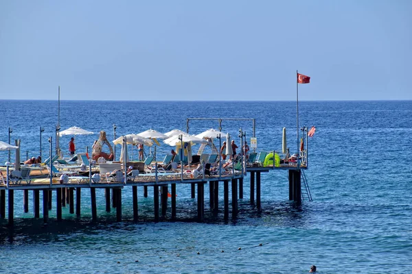 Piękna Plaża Alanya Turcja Słoneczny Ciepły Letni Dzień — Zdjęcie stockowe