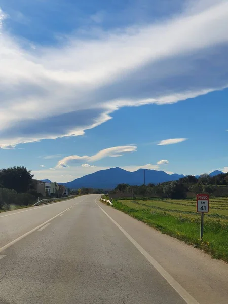 Prachtig Rustig Landschap Van Spanje Met Uitzicht Pyreneeën Aan Horizon — Stockfoto