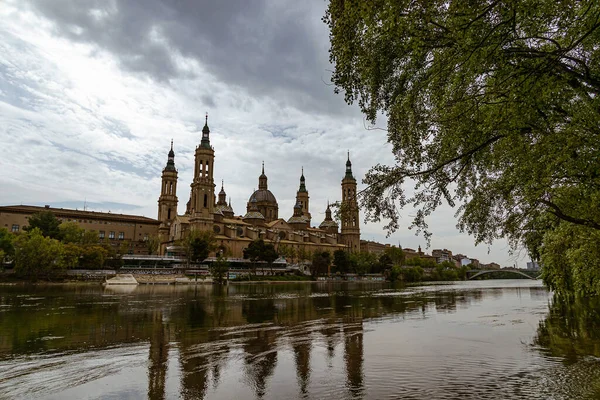 Krásná Krajina Nuestra Del Pilar Katedrála Bazilika Pohled Řeky Ebro — Stock fotografie