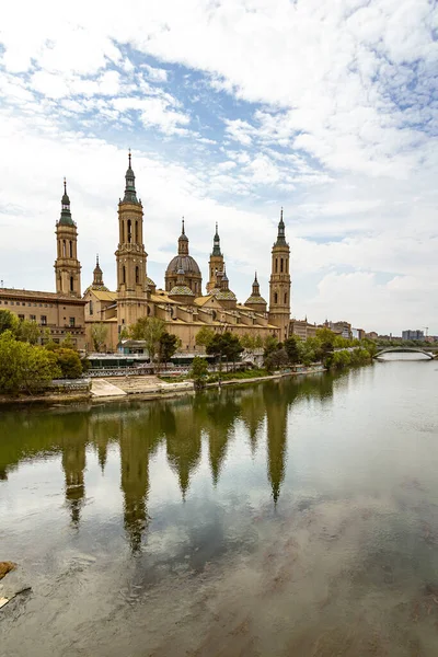 Bellissimo Paesaggio Cattedrale Nuestra Del Pilar Basilica Vista Dal Fiume — Foto Stock