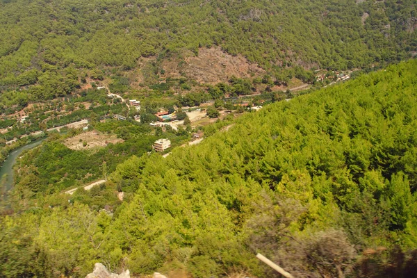 Красивий Літній Відпочинок Зелений Пейзаж Гірською Індичкою Теплий Сонячний День — стокове фото