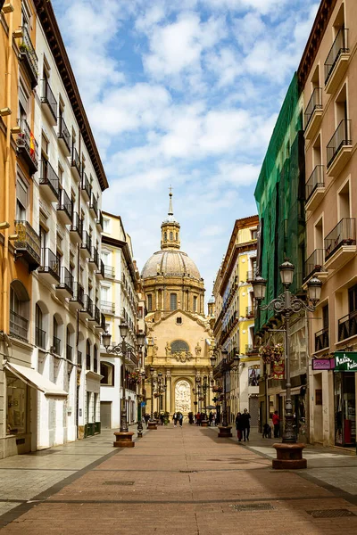 Bela Paisagem Urbana Interessante Com Ruas Estreitas Cidade Espanhola Zaragoza — Fotografia de Stock