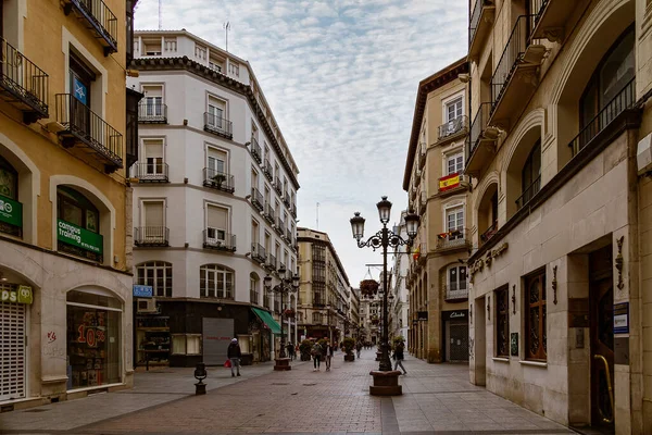 Bela Paisagem Urbana Interessante Com Ruas Estreitas Cidade Espanhola Zaragoza — Fotografia de Stock
