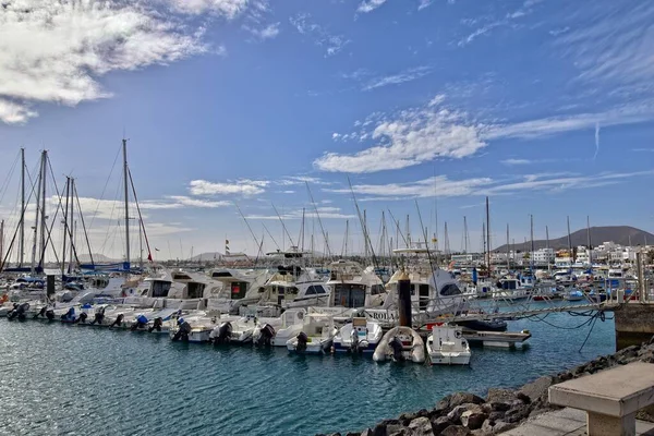 Чудовий Краєвид Гаванню Яхтами Іспанському Канарському Острові Фуертевентура Сонячний День — стокове фото