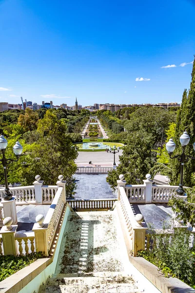 Hermoso Paisaje Urbano Ciudad Española Zaragoza Cálido Día Primavera Con —  Fotos de Stock