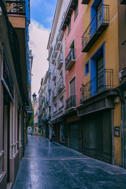 İspanya 'nın tarihi Zaragoza şehrinin güzel sokakları