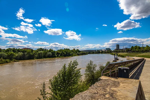 Beautiful Summer Landscape Sunny Day View Ebro River Bridges Zaragoza — Stock Photo, Image