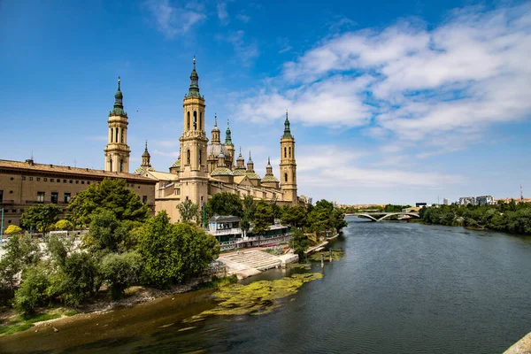 Hermoso Paisaje Del Pilar Catedral Basílica Vista Desde Río Ebro —  Fotos de Stock