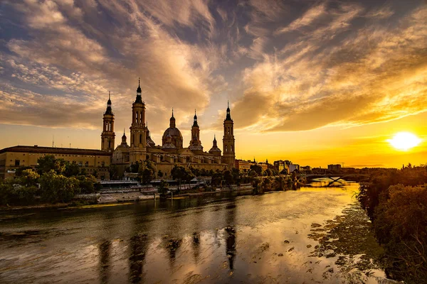 Krásný Malebný Západ Slunce Letní Den Městě Zaragoza Španělsku Výhledem — Stock fotografie