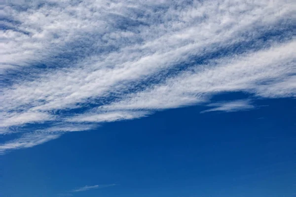 Mooie Natuurlijke Blauwe Lucht Achtergrond Met Witte Wolken — Stockfoto