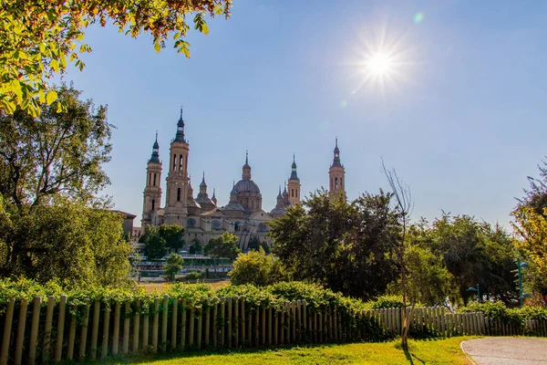 Hermosa Vista Otoño Septiembre Catedral Río Zaragoza España Día Cálido —  Fotos de Stock