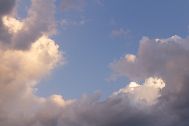 Bulutlu duvar kağıdı