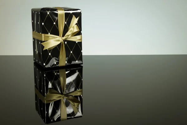 Elegante scatola regalo — Foto Stock