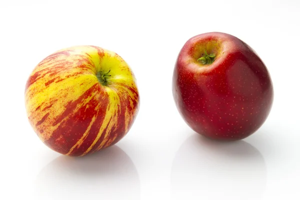 Полосатое яблоко — стоковое фото