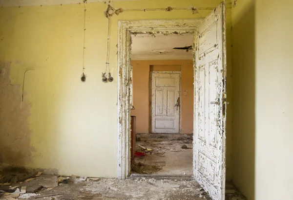 Casa ruina abandonada —  Fotos de Stock