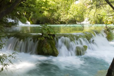 Plitvice art arda sıralı