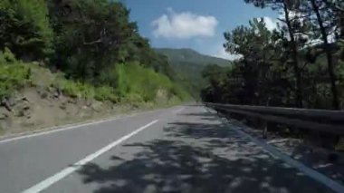 hızlı sürüş araba dağ yolu