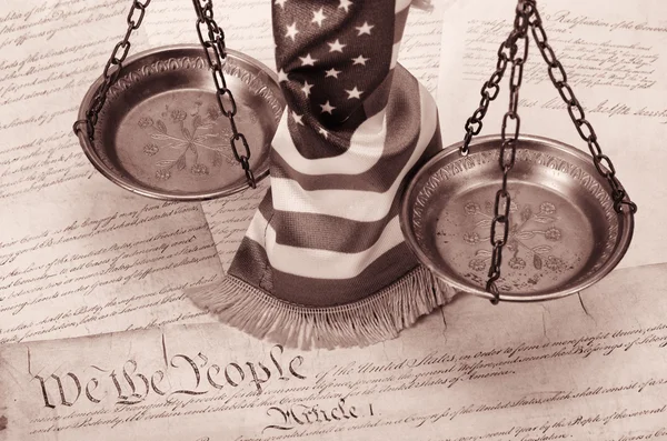 Scales of justice , American flag and US Constitution — Stock Photo, Image