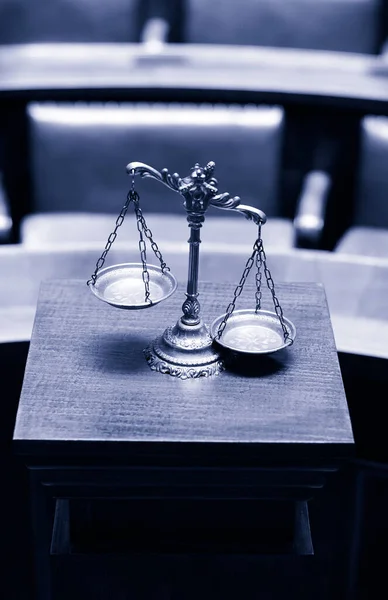 Symbol Prawa Sprawiedliwości Pustej Sali Sądowej Koncepcji Prawa Sprawiedliwości — Zdjęcie stockowe