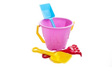Bir kürek ve bir komisyon ile oyuncak plastik kova 