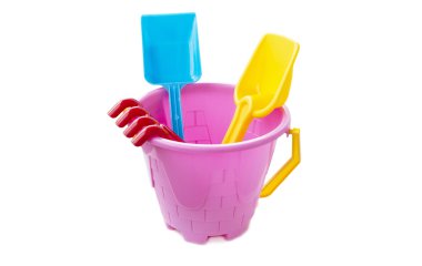 Bir kürek ve bir komisyon ile oyuncak plastik kova 