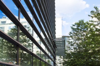 Cam cepheli modern ofis binası 