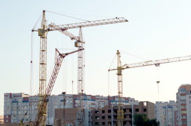 Yeni tuğla yükselen aracılığıyla Bina İnşaatı