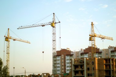 Yeni tuğla kaldırma vinç yardımıyla Bina İnşaatı