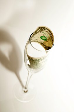 bir dolar bir kristal cam 