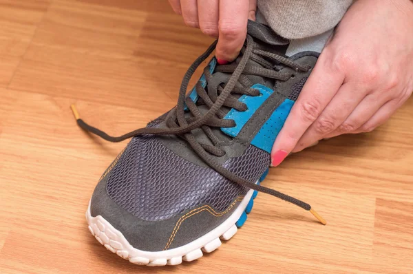 Proceso de confección de zapatillas deportivas — Foto de Stock