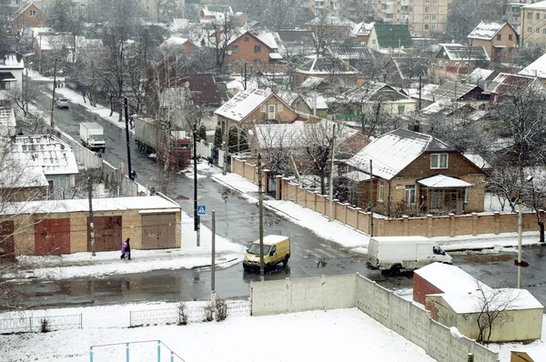 Winterstadtstraße mit Häusern — Stockfoto