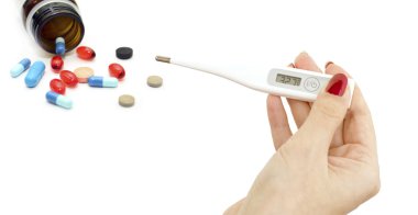 El ve tabletler çeşitli elektronik termometre 