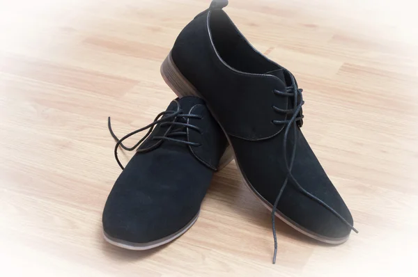 Zapatos de gamuza negro con cordones — Foto de Stock