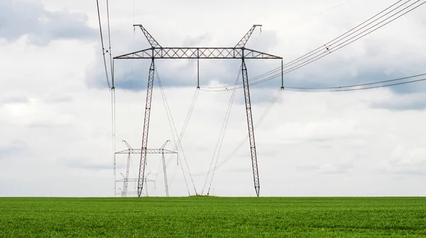 Enerji iletim hatları — Stok fotoğraf