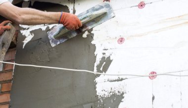 Macun bir spatula ile başvuru süreci