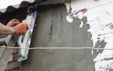 Macun bir spatula ile başvuru süreci