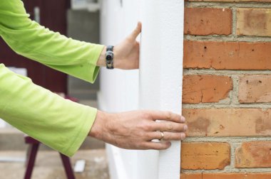 Beyaz köpük bağlama işlemi