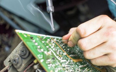 Microcircuit Tv lehimleme işlemi