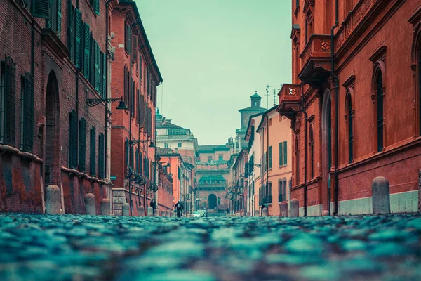 İtalya, Ferrara 'da çöl caddesi, tecrit altında.