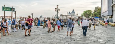 Bir turist Venedik Ağustos 2013 tarihinde