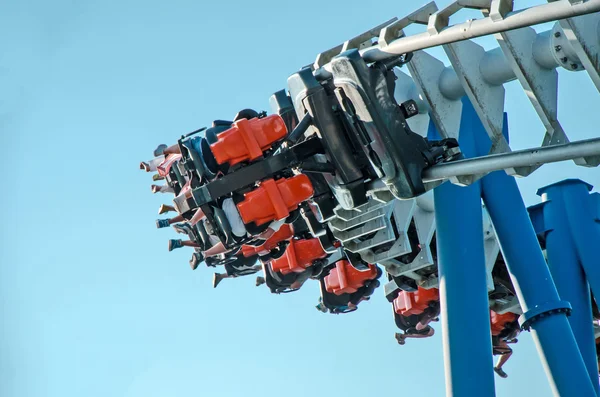 Atrakcją roller coaster — Zdjęcie stockowe
