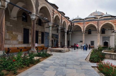 Osmanlı Sultanlarının ana konutu ve idari karargahı olan ünlü Topkap Sarayı 'ndaki (Topkap Saray) görkemli binalar,.