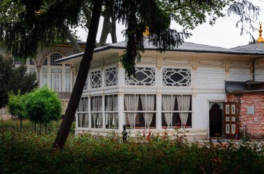 Osmanlı Sultanlarının ana konutu ve idari karargahı olan ünlü Topkap Sarayı 'ndaki (Topkap Saray) görkemli binalar,.